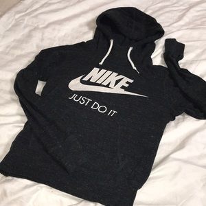 Nike pull over